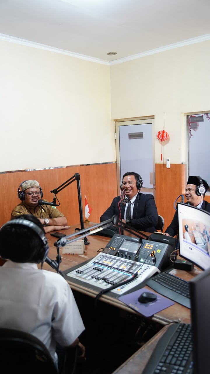 Talkhsow “LEKAT” Radio Benpas Subang hadirkan jajaran pimpinan Sekolah Tinggi Ekonomi Islam Nahdlatul Ulama (STEINU) Subang